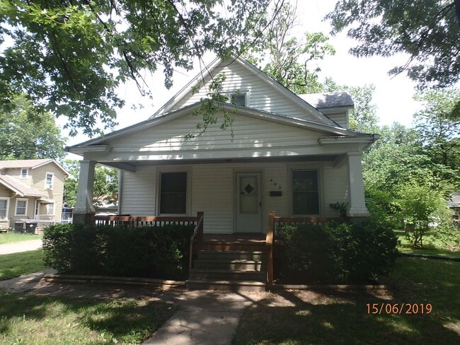 Building Photo - 400 SW Lindenwood Ave