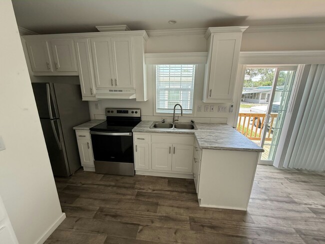 Building Photo - 8801 E Moonrise Ln