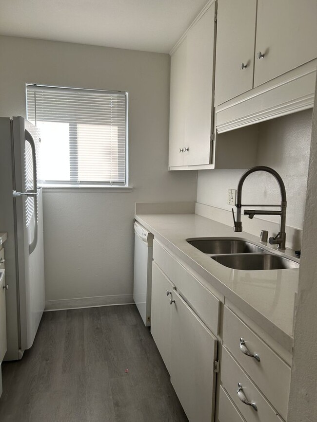 Building Photo - 4711 Hayford Way