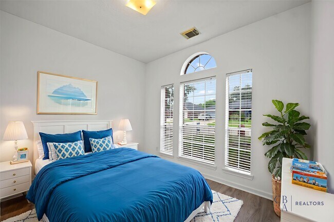 Building Photo - 21055 Southern Colony Ct