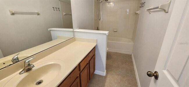 Building Photo - 536 Cresting Oak Cir
