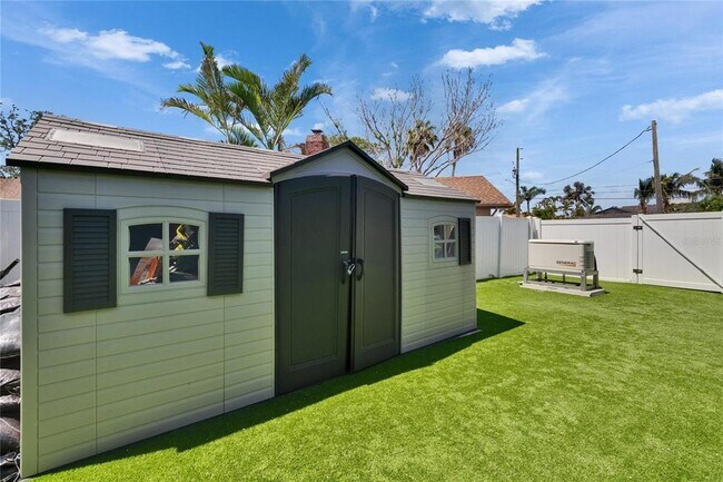Building Photo - 1492 Sea Gull Dr S