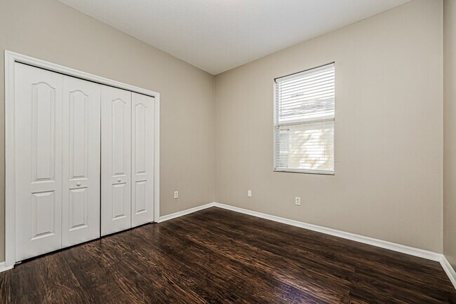 Building Photo - 408 Thicket Crest Rd