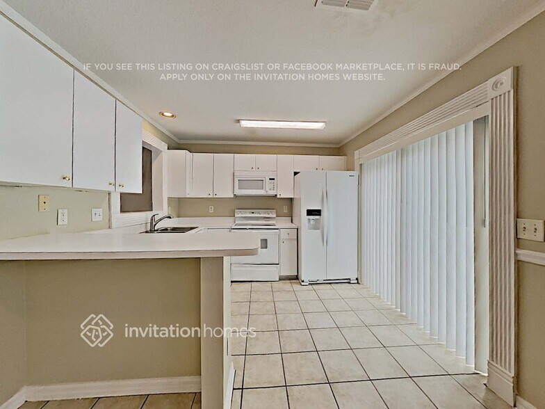 Building Photo - 5861 Meadowpark Pl