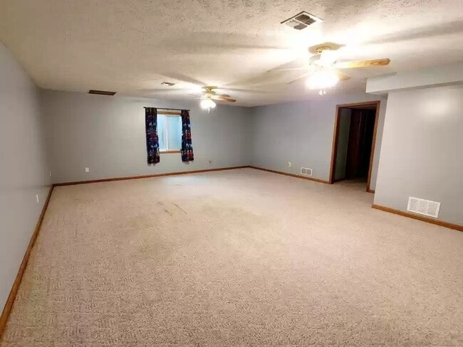Building Photo - 1301 Sierra Dr
