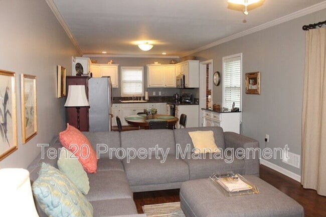 Building Photo - 3308 Junaluska Dr