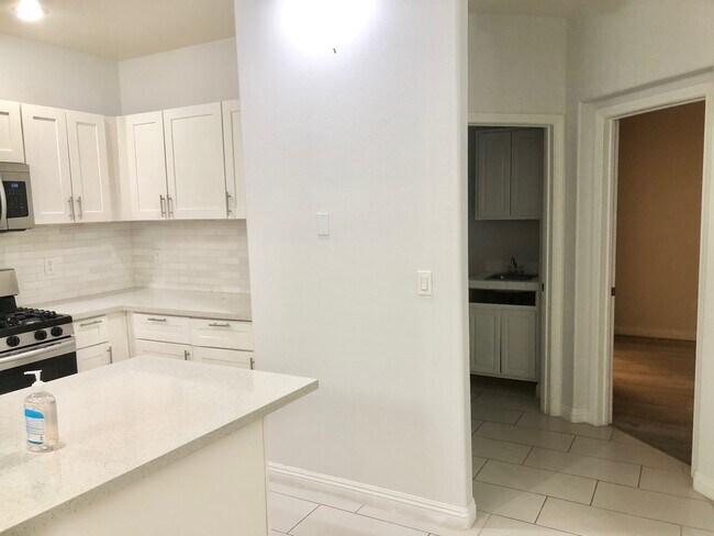 Building Photo - 3555 Meridale Dr
