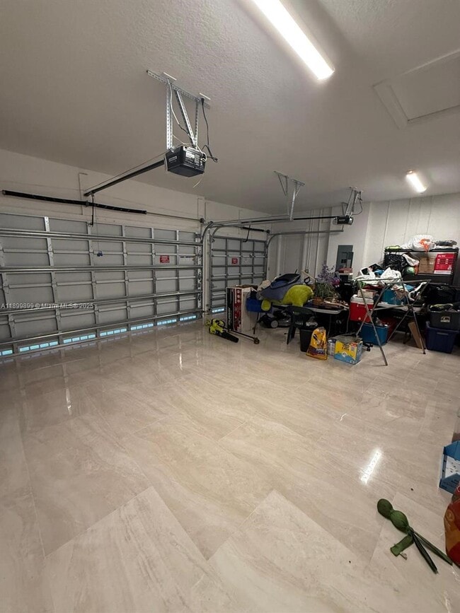 Building Photo - 12220 SW 44th Ct