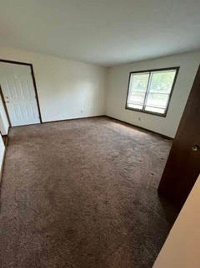 Building Photo - 664 Byers View Dr