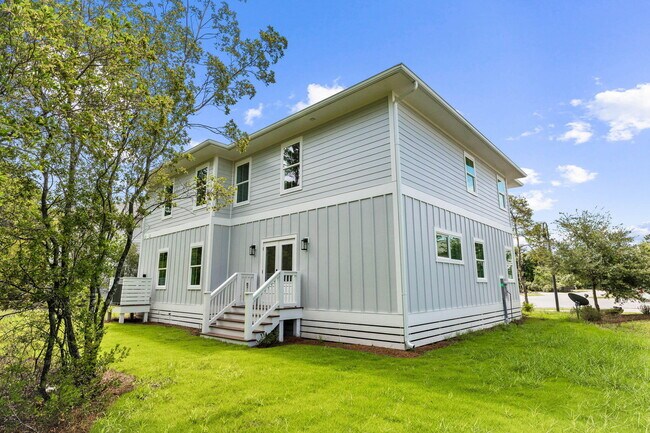 Building Photo - 70 Oakley Ct
