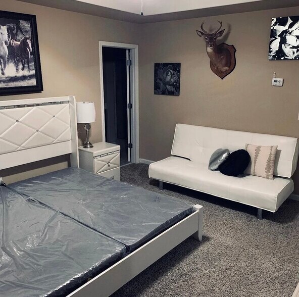 Building Photo - 3911 Kingfisher Dr