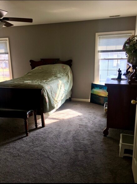 Building Photo - 3294 Lake Ridge Dr