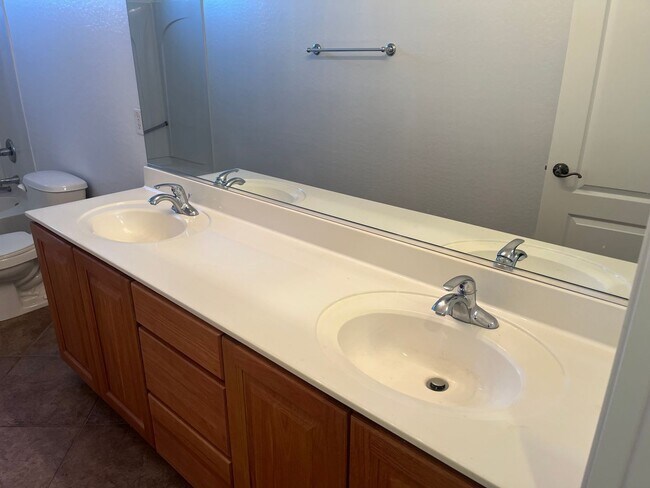 Building Photo - 14361 W Maui Ln