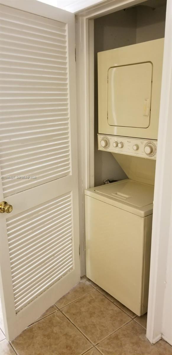 Building Photo - 11614 Royal Palm Blvd