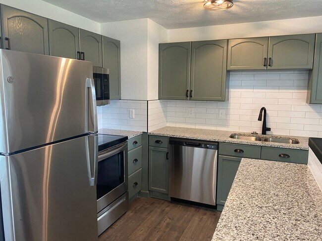 Building Photo - Completely Remodeled Northwest Area 3 Bedr...