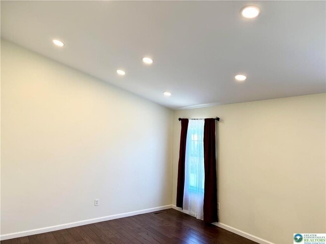 Building Photo - 1319 Mohr Cir