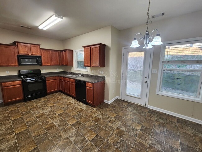 Building Photo - 1428 Autumn Wood Trail