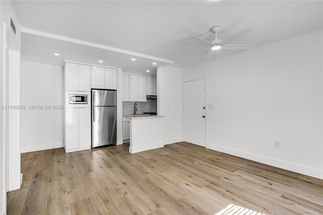 Building Photo - 5991 SW 76th St