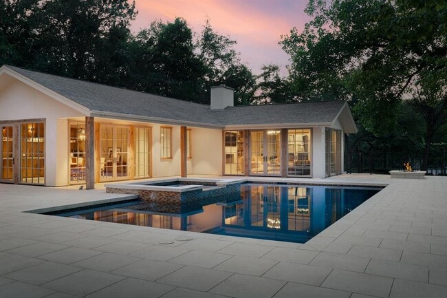 Building Photo - 506 Konstanty Cir