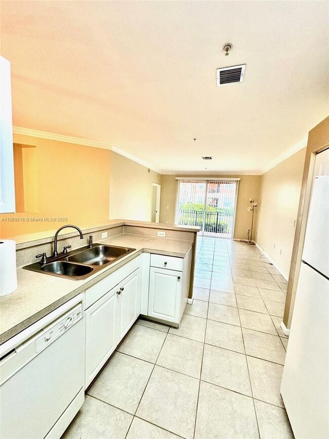 Building Photo - 4402 SW 160th Ave