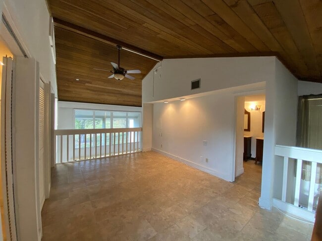 Building Photo - Two Story Unit in Grenelefe