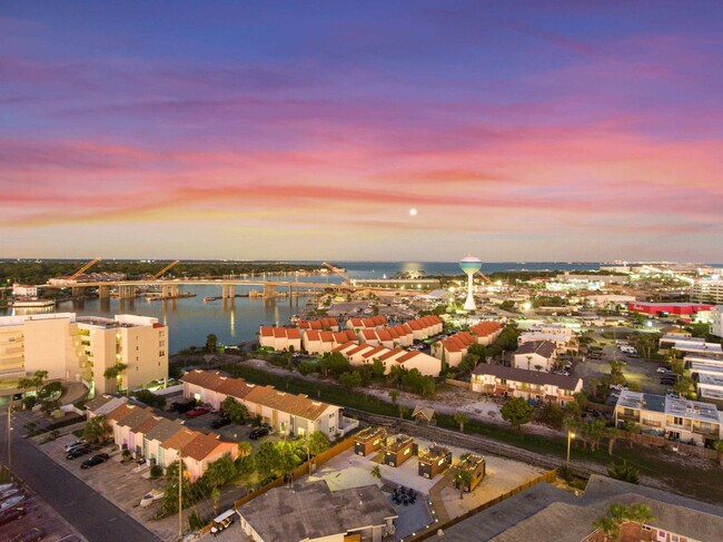 Building Photo - 316 Bream Ave