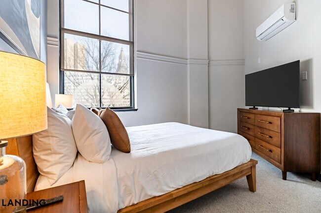 Building Photo - 55 Elm St