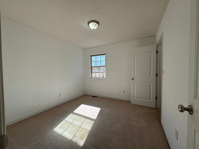Building Photo - 3 Bedroom Home in Downtown Waynesville!