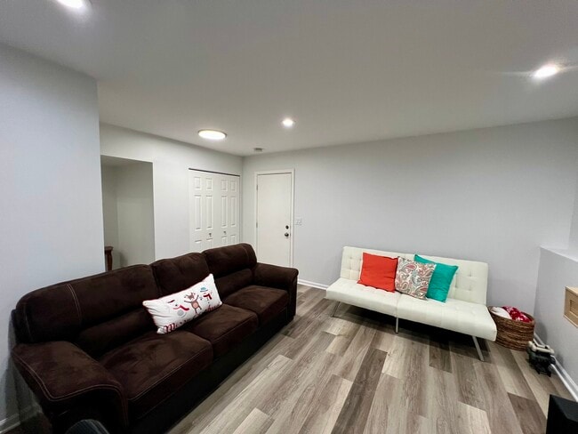 Building Photo - 113 W Big Horn Dr