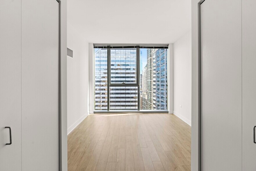 Building Photo - 221 N Garland Ct