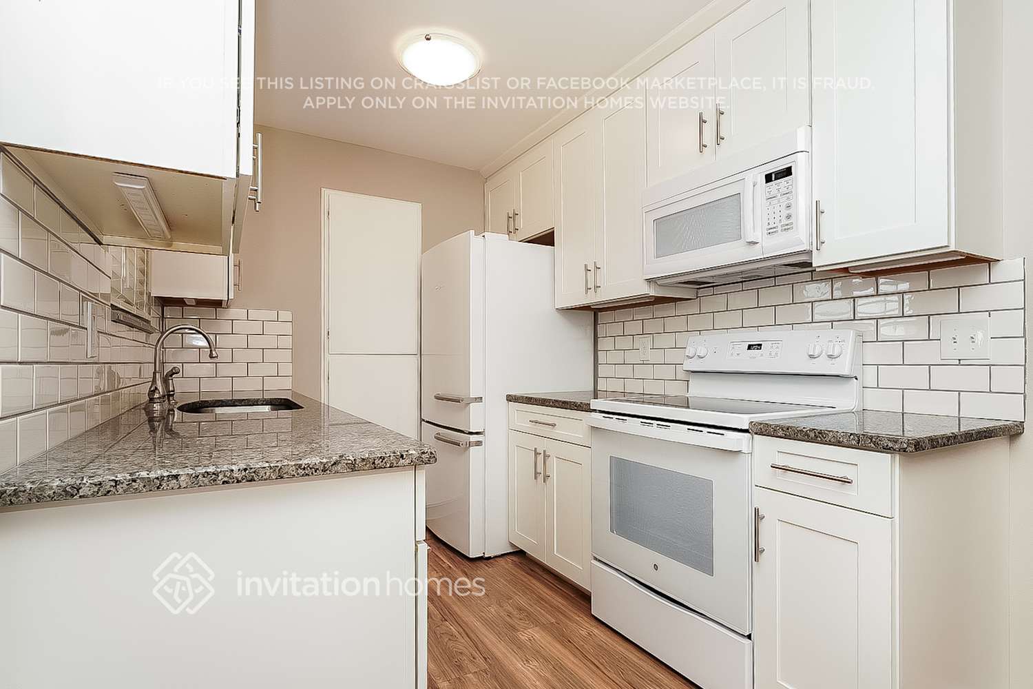 Building Photo - 10530 W 106th Pl