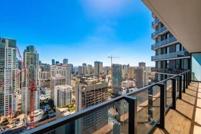 Building Photo - 398 NE 5th St