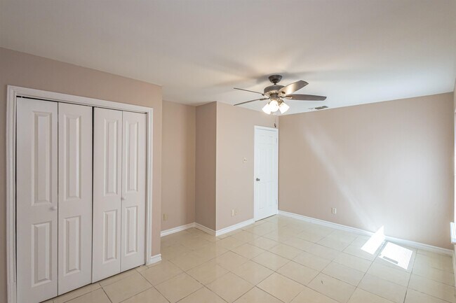 Building Photo - 227 Malaga Dr