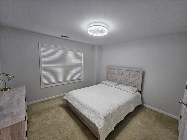 Building Photo - 480 Glenns Farm Way