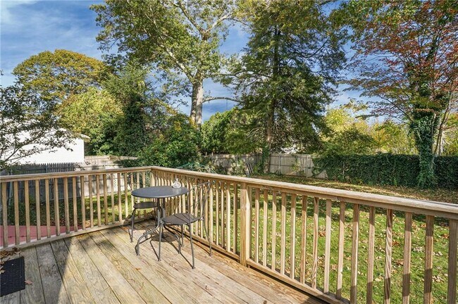 Building Photo - 31 Smith St