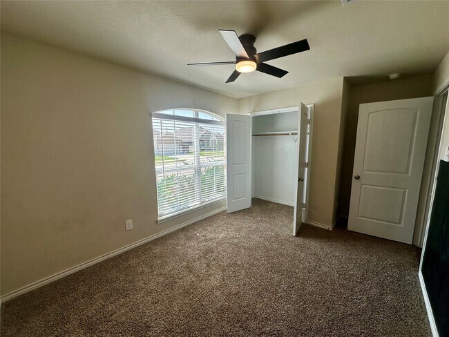 Building Photo - 1006 Fannin St