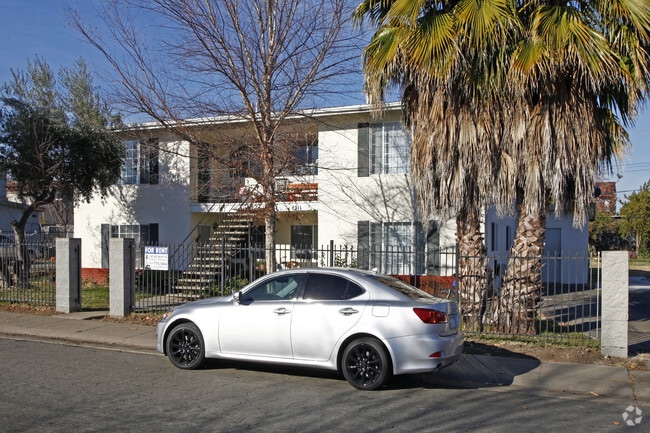 Building Photo - 4211 Tresler Ave