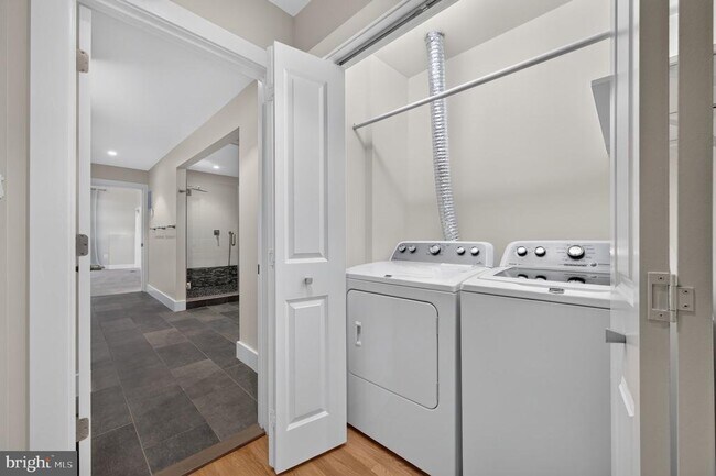 Building Photo - 4039 8th St S