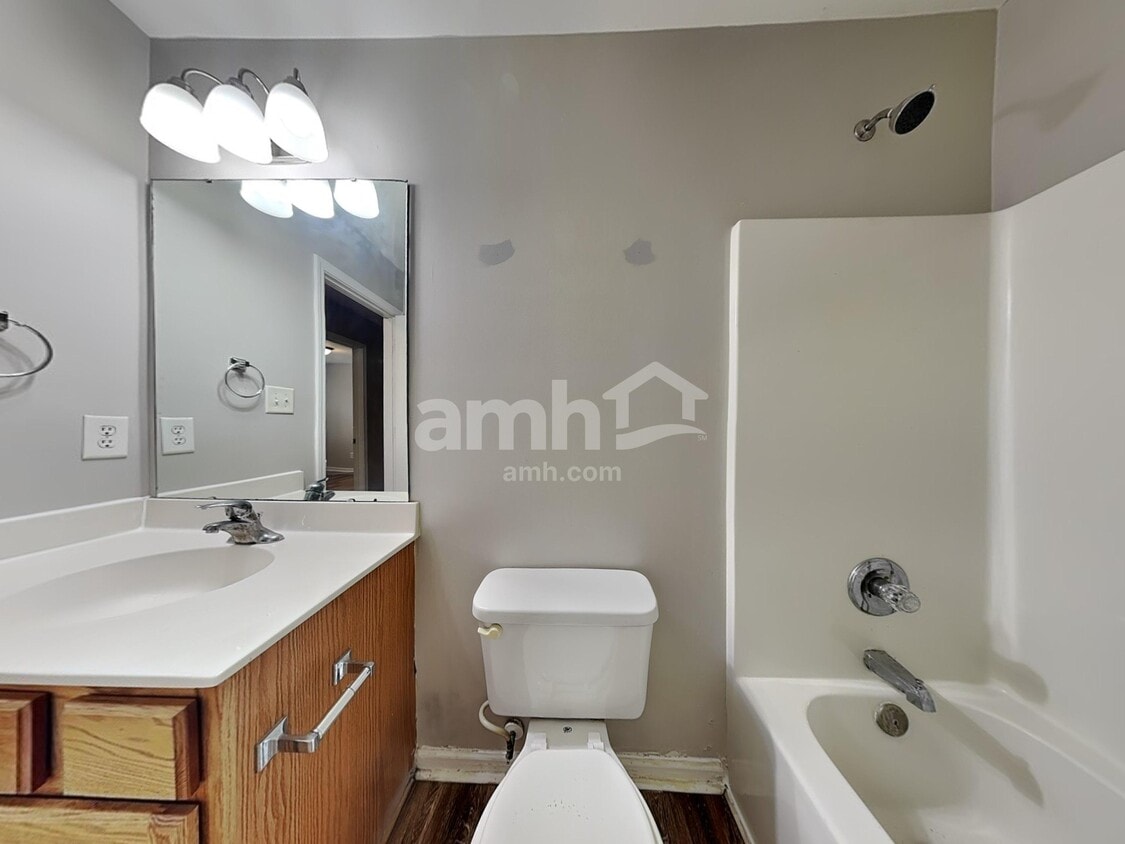 Building Photo - 3357 Hawick Commons Dr
