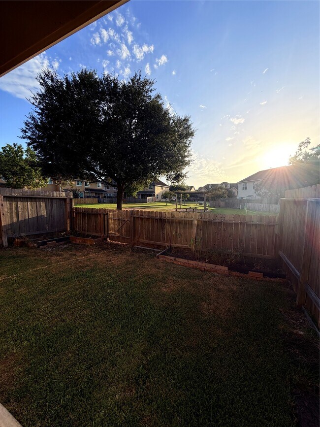 Building Photo - 8327 Lamond Ln