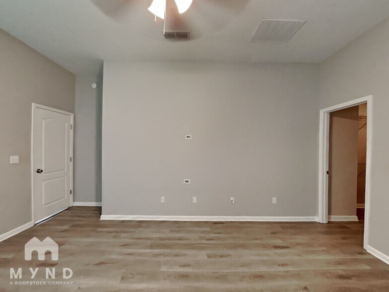 Building Photo - 3995 Emilio Ln