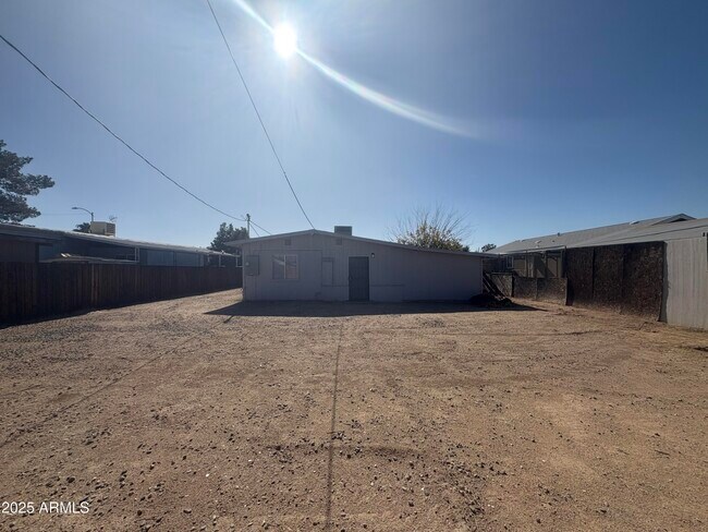 Building Photo - 2642 E Kings Ave