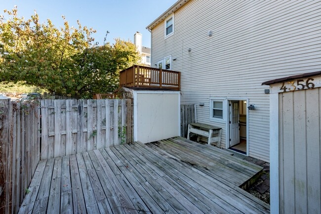 Building Photo - 4356 Pembrook Village Dr