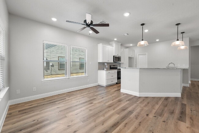 Building Photo - 3-Bed Oasis on Reverie Rd with Spacious 1612 Sq Ft Layout - Perfect for Your Family!