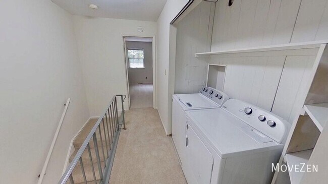 Building Photo - 5805 Nottoway Ct