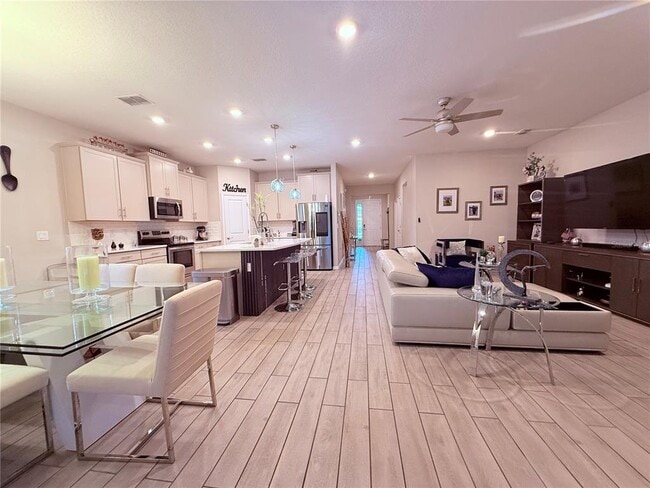 Building Photo - 8321 Praise Dr