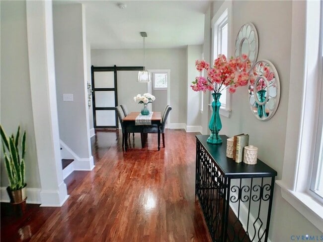 Building Photo - Beautifully renovated 2-story home with ensuite near Brookland Park Blvd