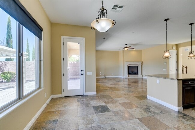 Building Photo - 2713 Cyrano St