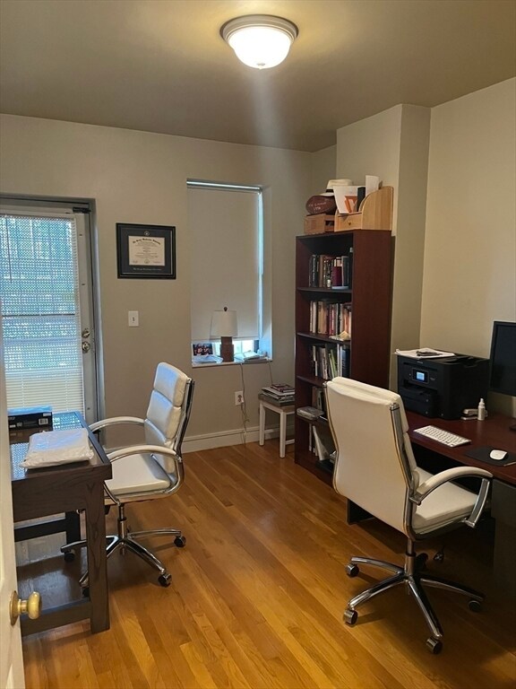 Building Photo - 14 Linwood St