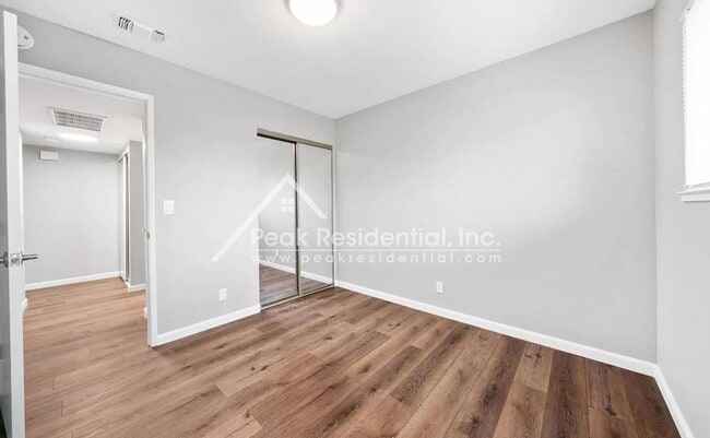 Building Photo - Updated 2bd/2ba Foothill Farms Duplex With 1 Car Garage